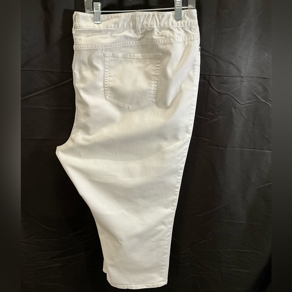 J-Jill Capri Crop 🤍 - Picture 9 of 11